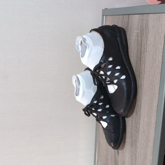 Clif Black Leather Lace Up Flats with Decorative Cutouts EU 36 - Picture 3 of 7